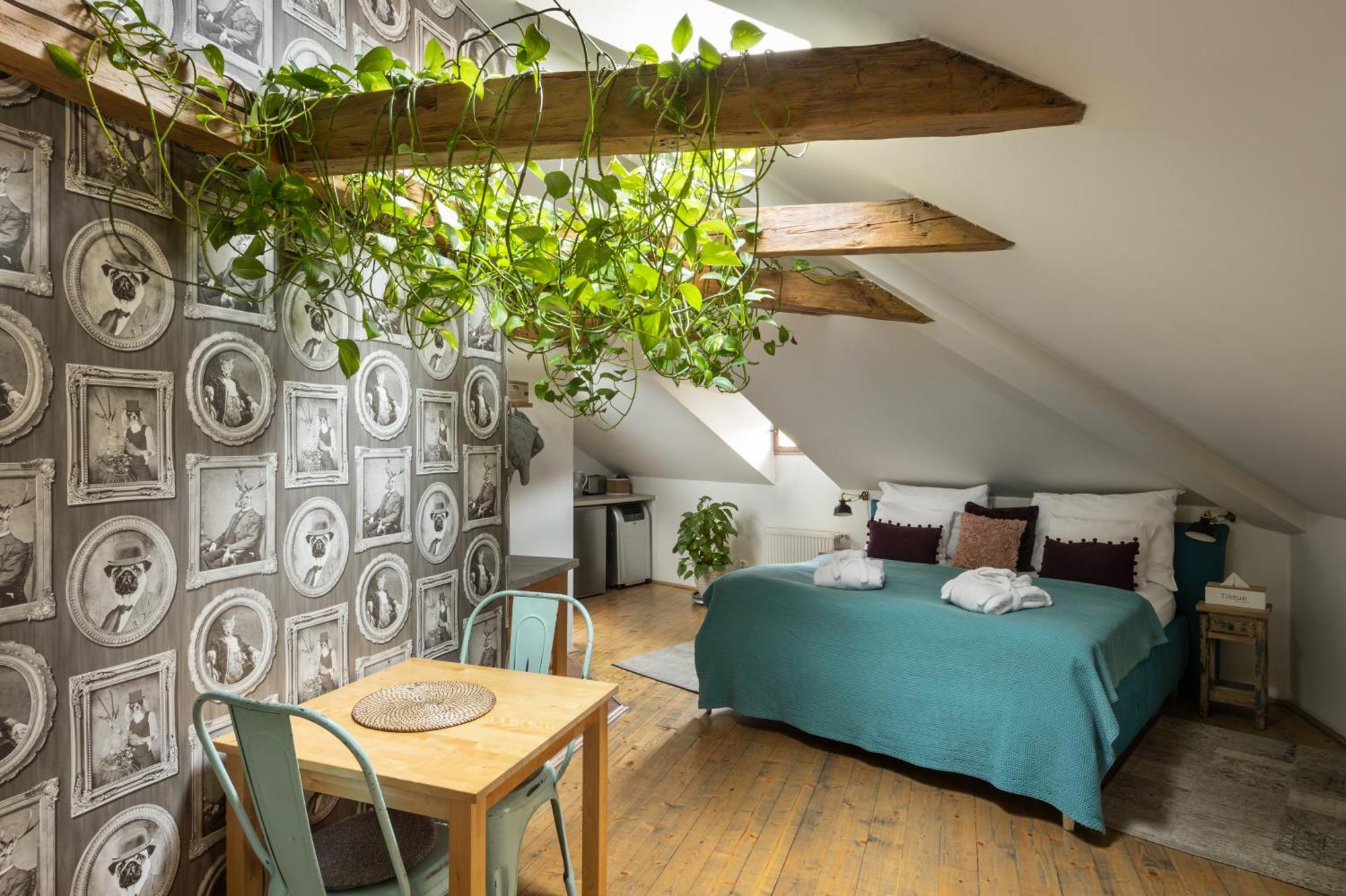 פראג Bohemian Chic 2 Bedroom 2 Bathroom Loft With Hanging Chair מראה חיצוני תמונה