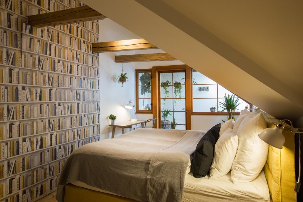 פראג Bohemian Chic 2 Bedroom 2 Bathroom Loft With Hanging Chair מראה חיצוני תמונה