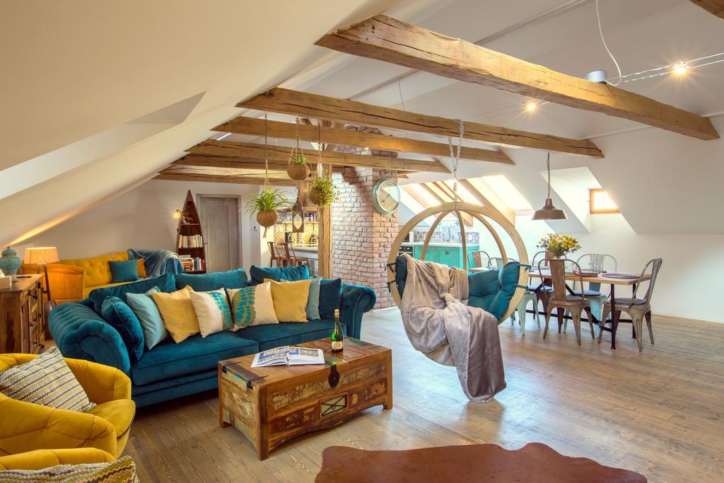 פראג Bohemian Chic 2 Bedroom 2 Bathroom Loft With Hanging Chair מראה חיצוני תמונה